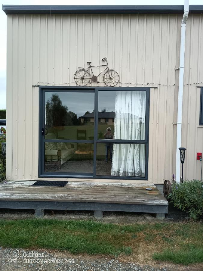 Flying Plate Saloon Apartment Waimate Luaran gambar